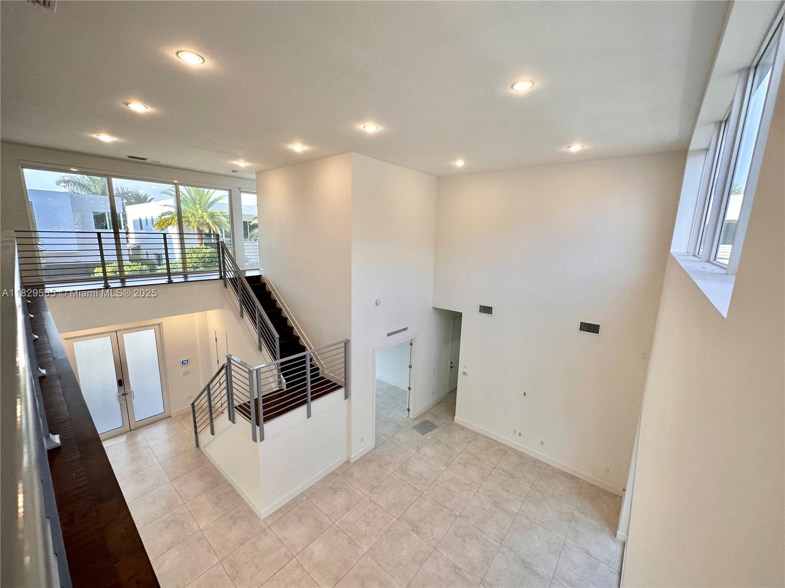 DORAL COMMONS RESIDENTIAL - Residential Lease