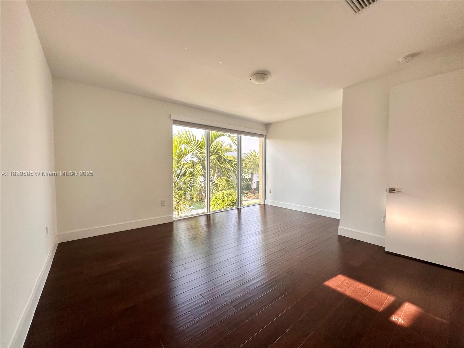 DORAL COMMONS RESIDENTIAL - Residential Lease