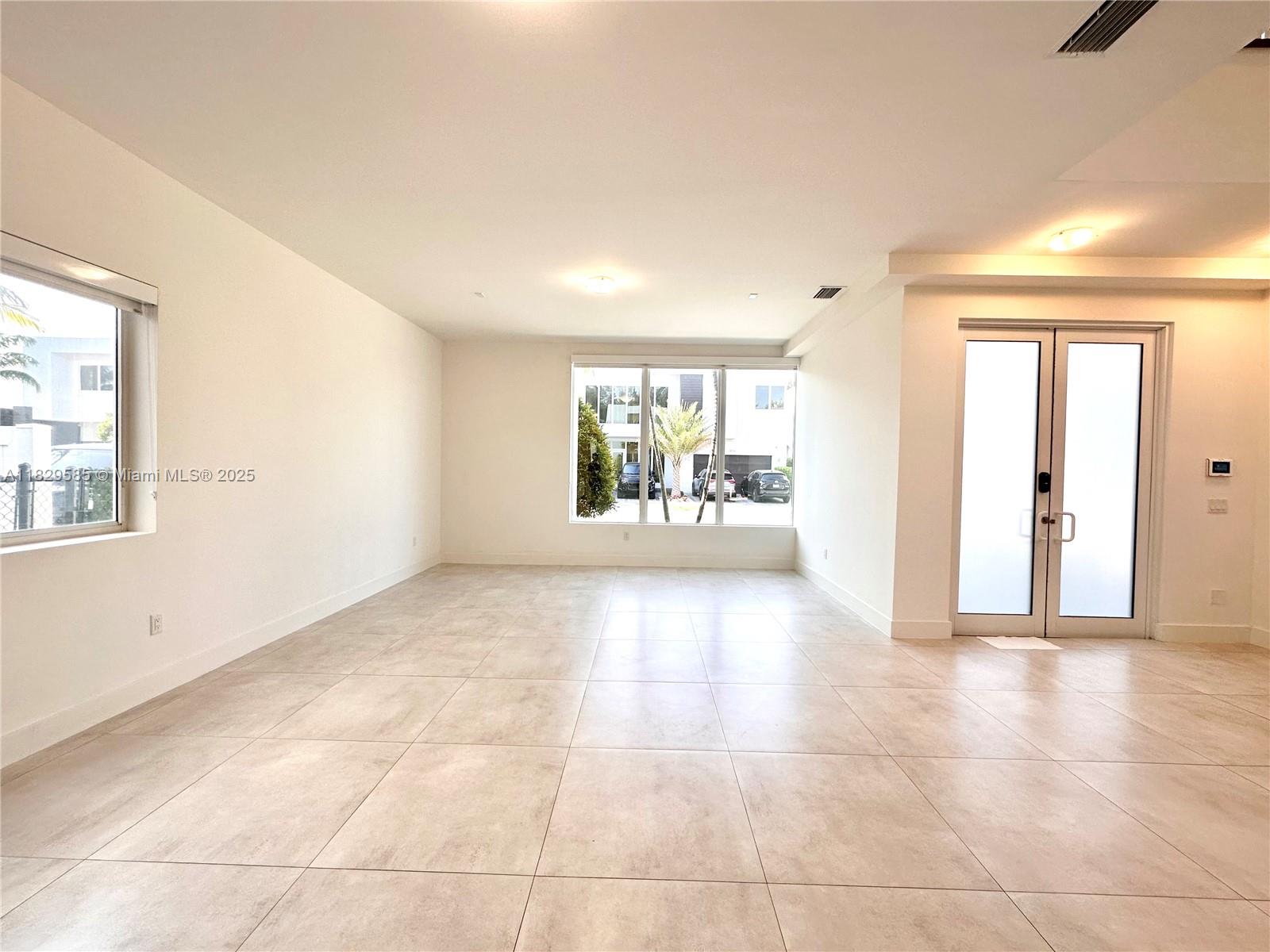 10258 NW 74th Ter 0