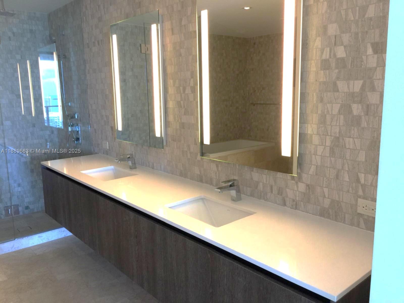 REACH CONDO - Residential