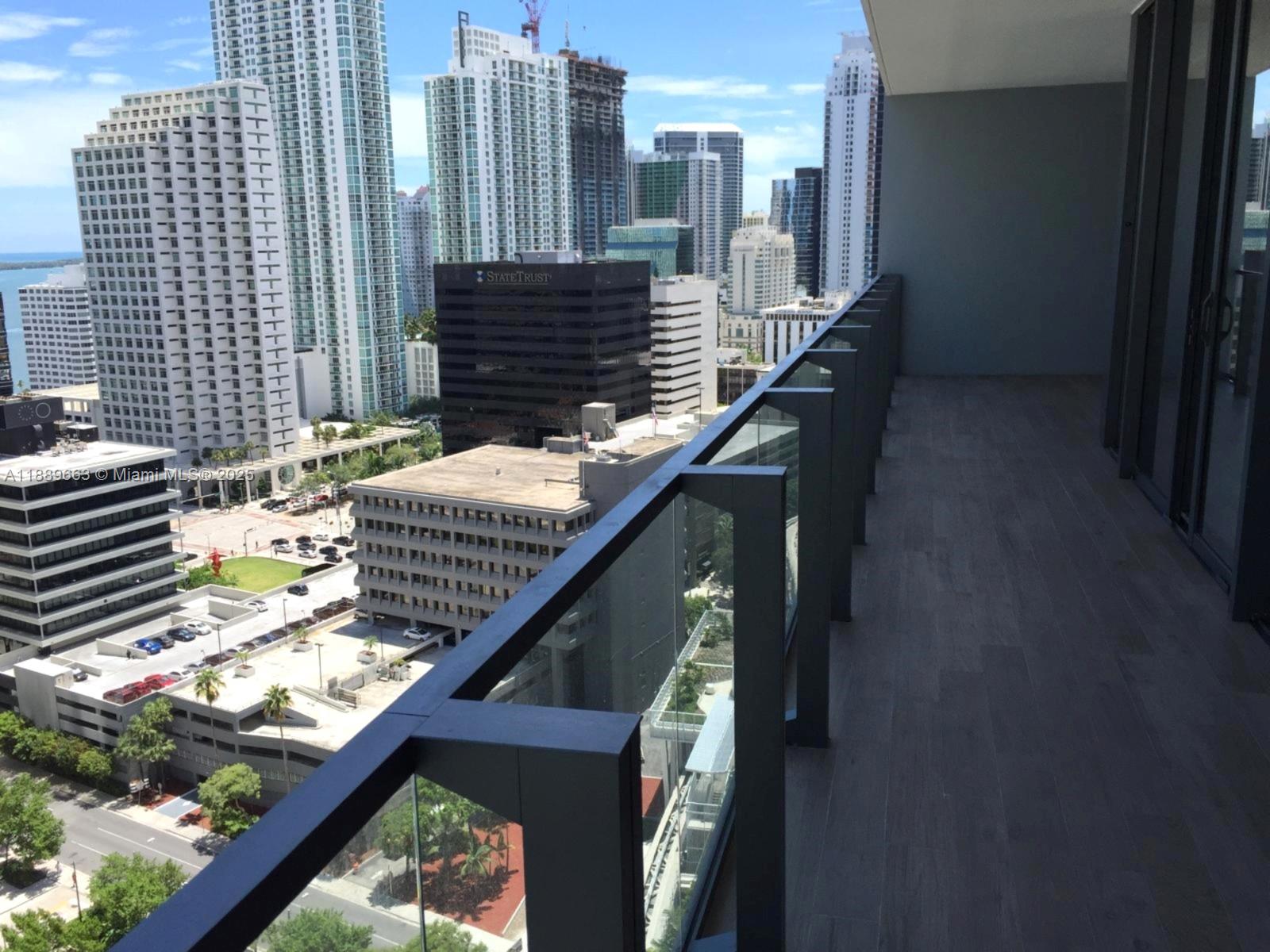 REACH CONDO - Residential