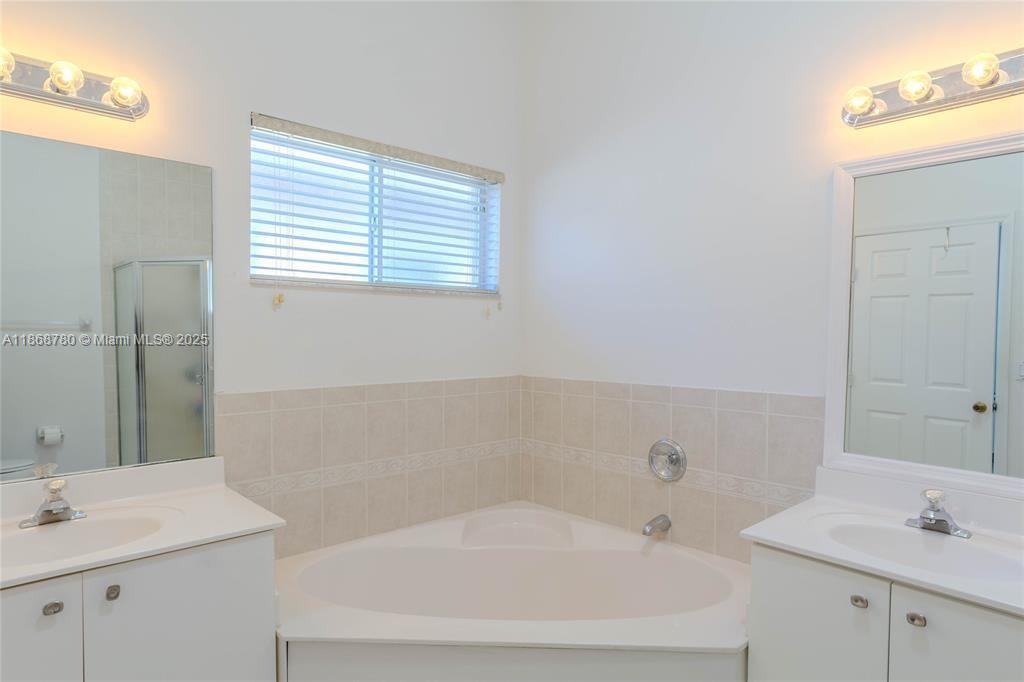 POD 13 AT MONARCH LAKES - Residential