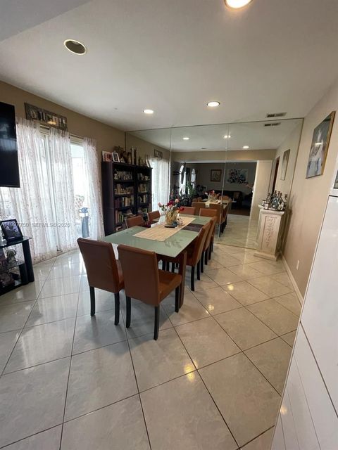 Tiny photo for 11 Rockne St new sprinsville, FL 10314 (MLS # A11997750)