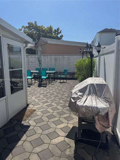 Tiny photo for 11 Rockne St new sprinsville, FL 10314 (MLS # A11997750)