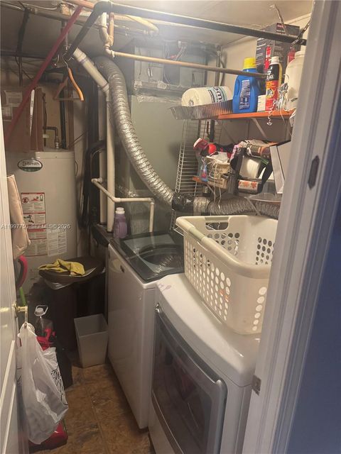 Tiny photo for 11 Rockne St new sprinsville, FL 10314 (MLS # A11997750)