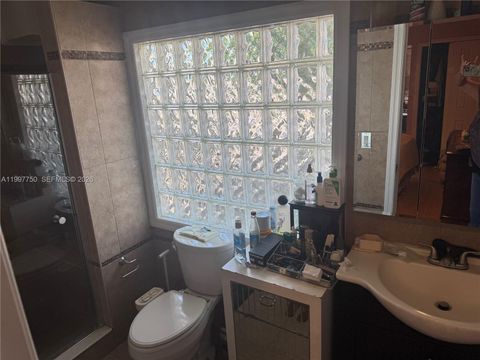 Tiny photo for 11 Rockne St new sprinsville, FL 10314 (MLS # A11997750)