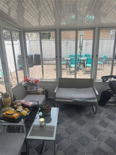 Tiny photo for 11 Rockne St new sprinsville, FL 10314 (MLS # A11997750)