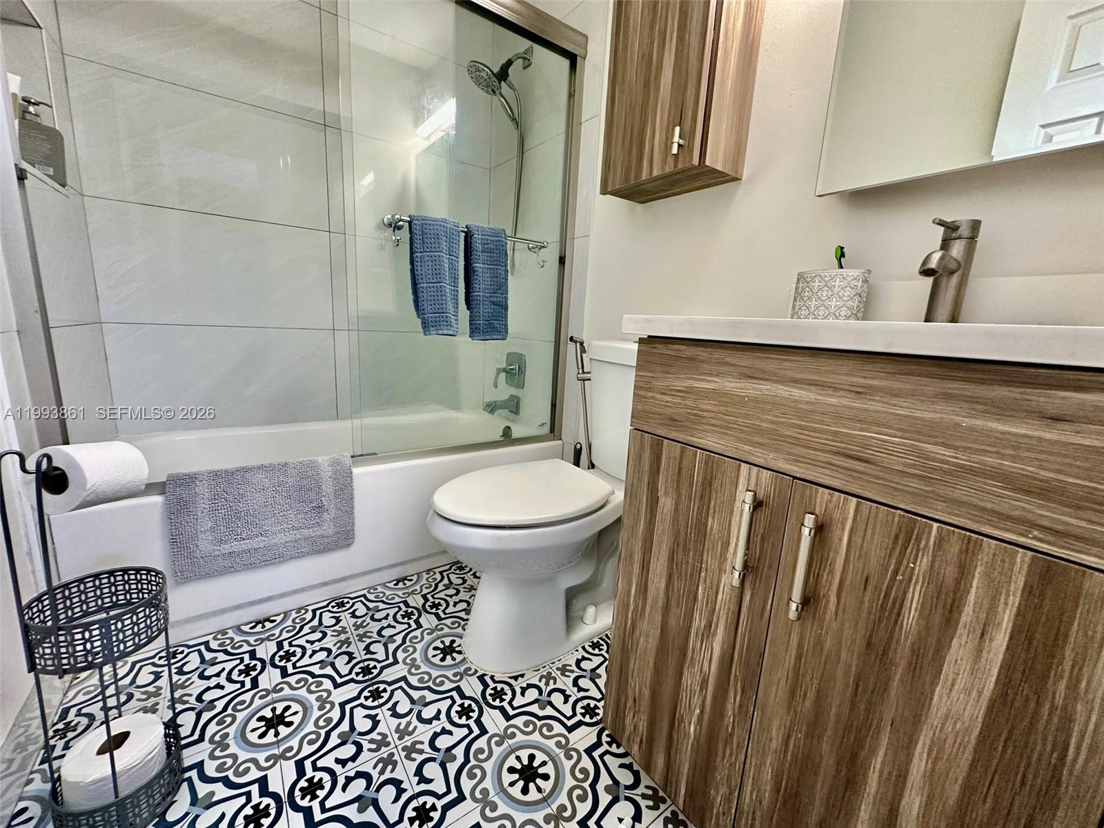 VICTORIA PARK CORR AMEN P - Residential Lease