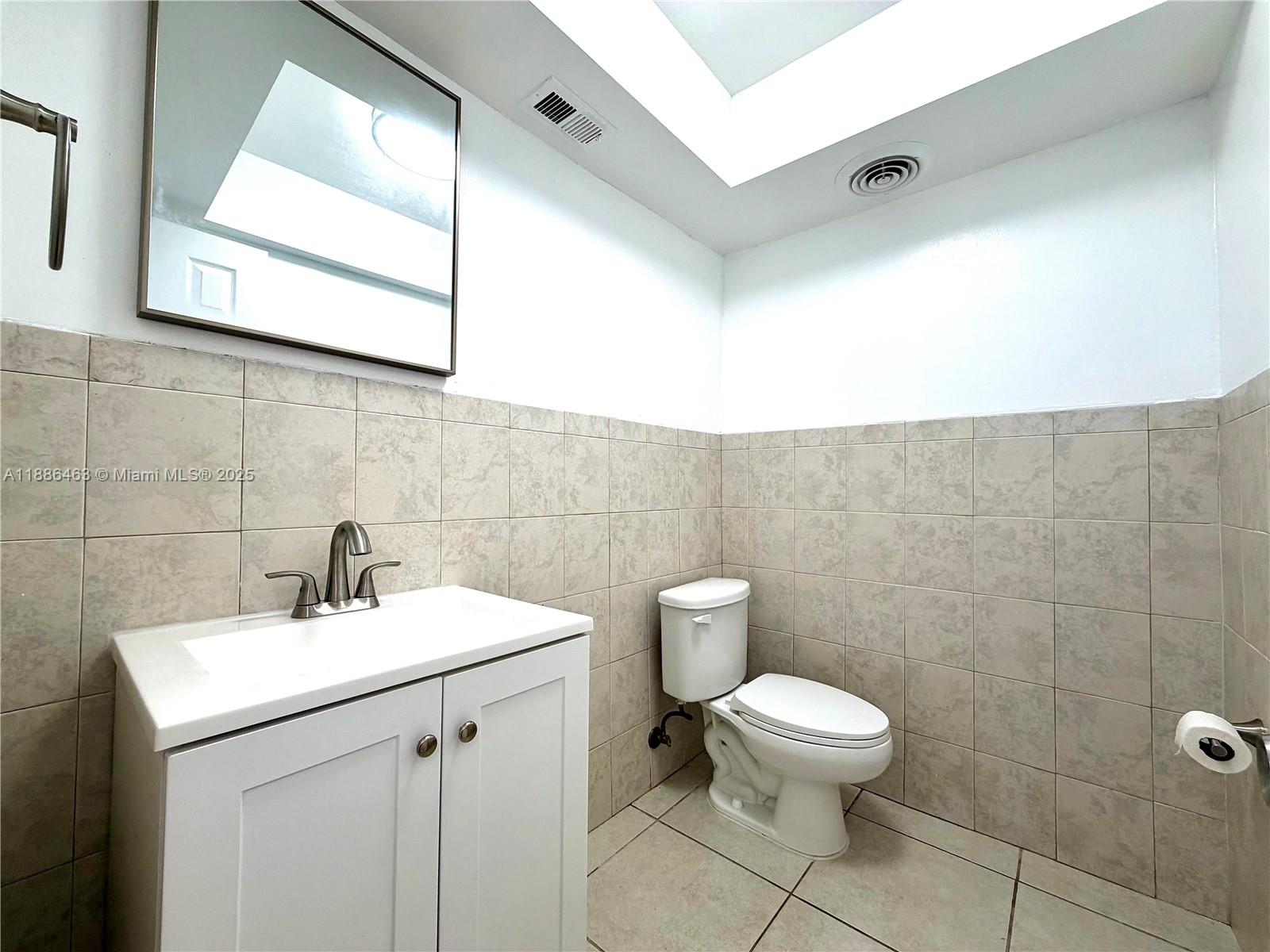 SUTTON HOUSE CONDO - Residential Lease