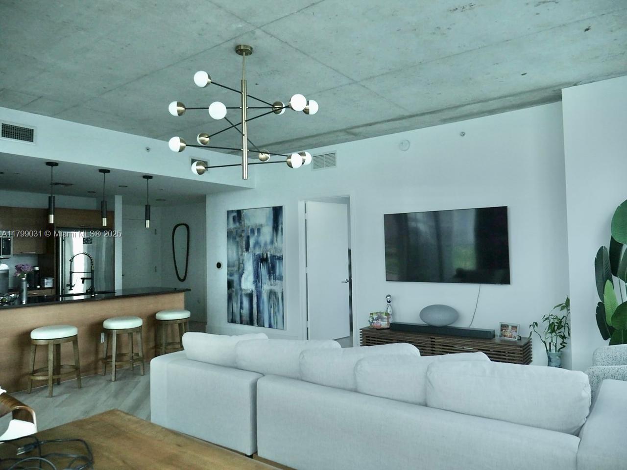 3301 NE 1st Ave H0915