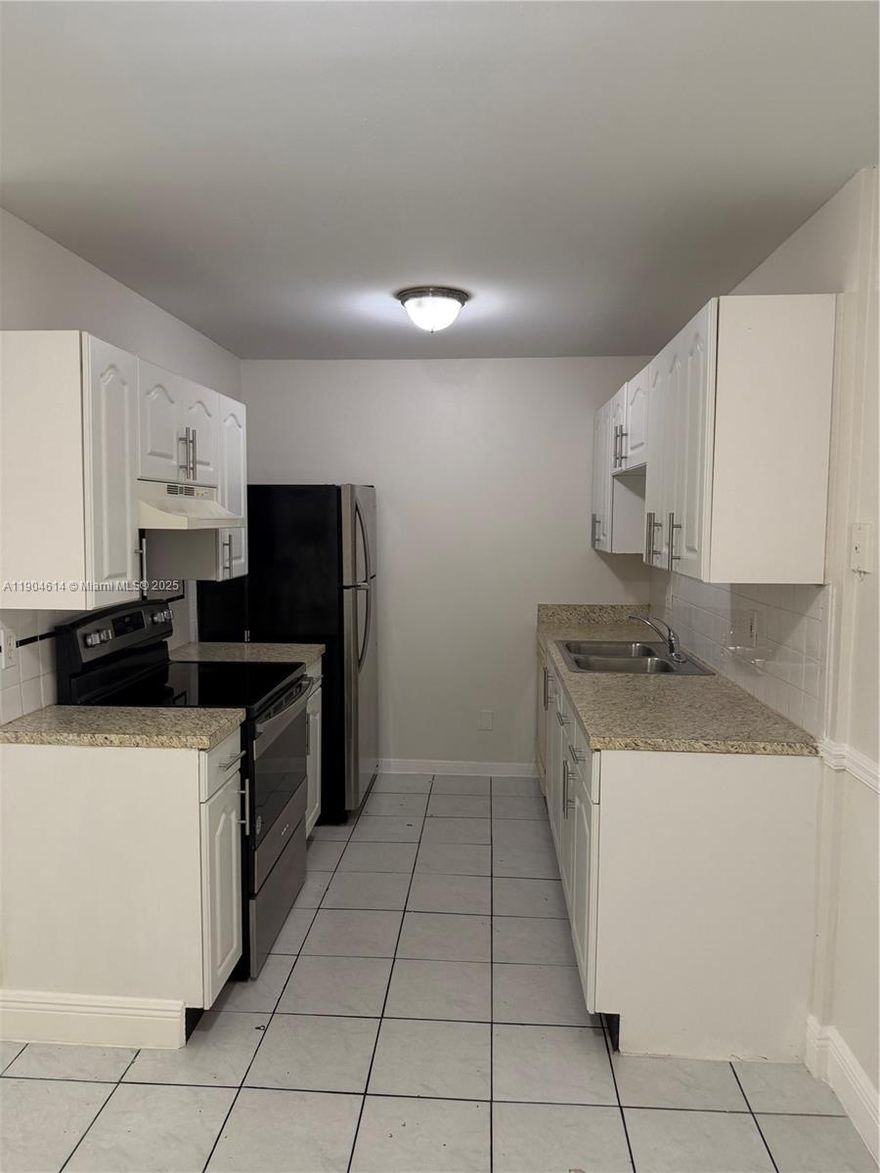 Spacious Freshly painted Apt in the 1st floor with washer/dryer inside the unit and a small patio. Water & Trash is included small pets welcome.