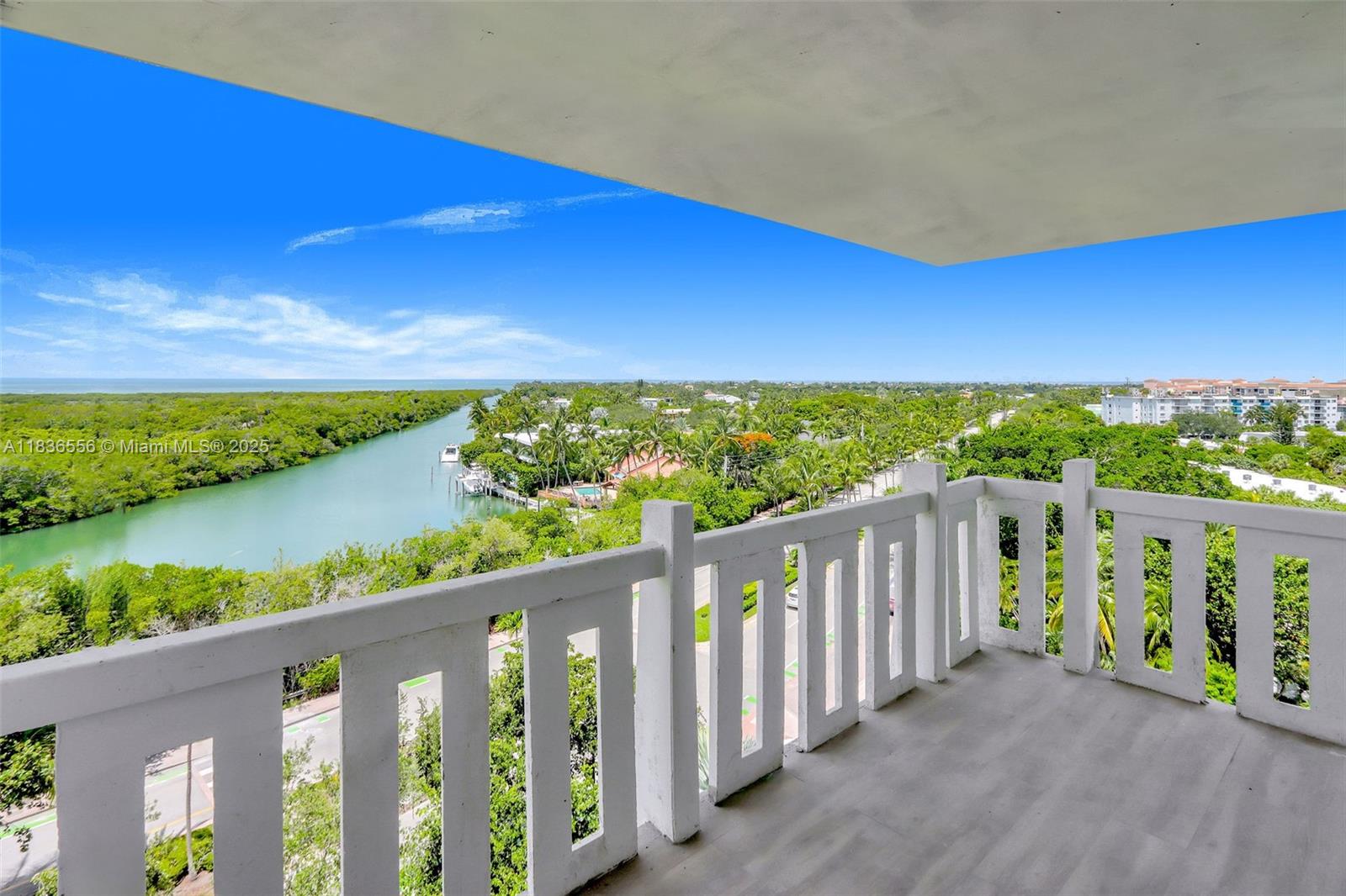 TOWERS OF KEY BISCAYNE CO - Residential