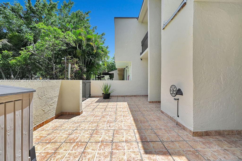 OAKVIEW CONDO NO 2 - Residential