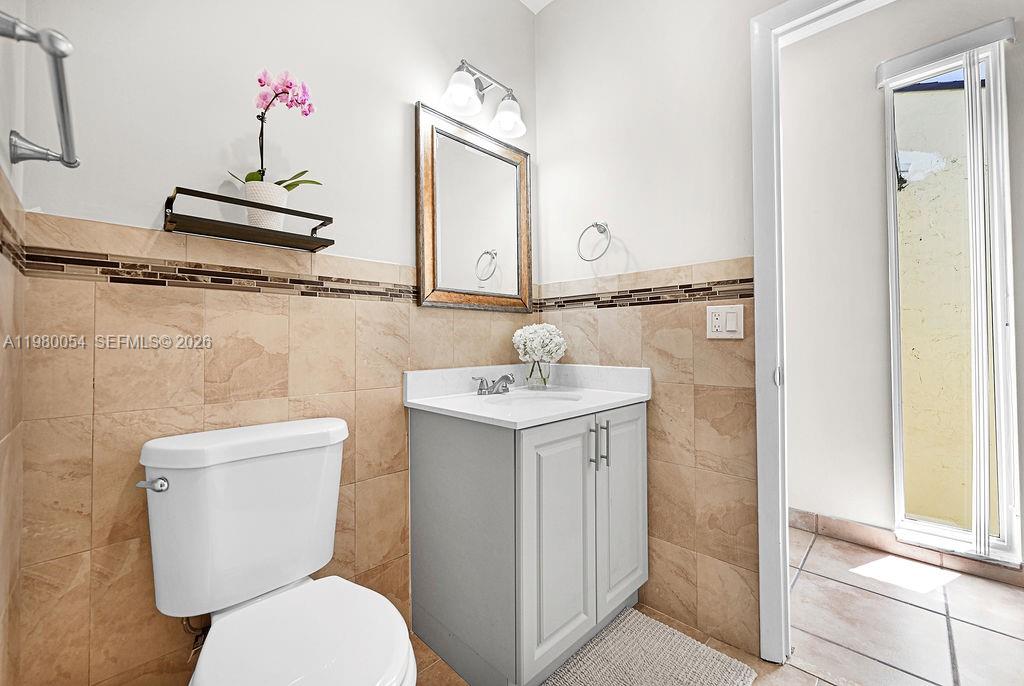 OAKVIEW CONDO NO 2 - Residential