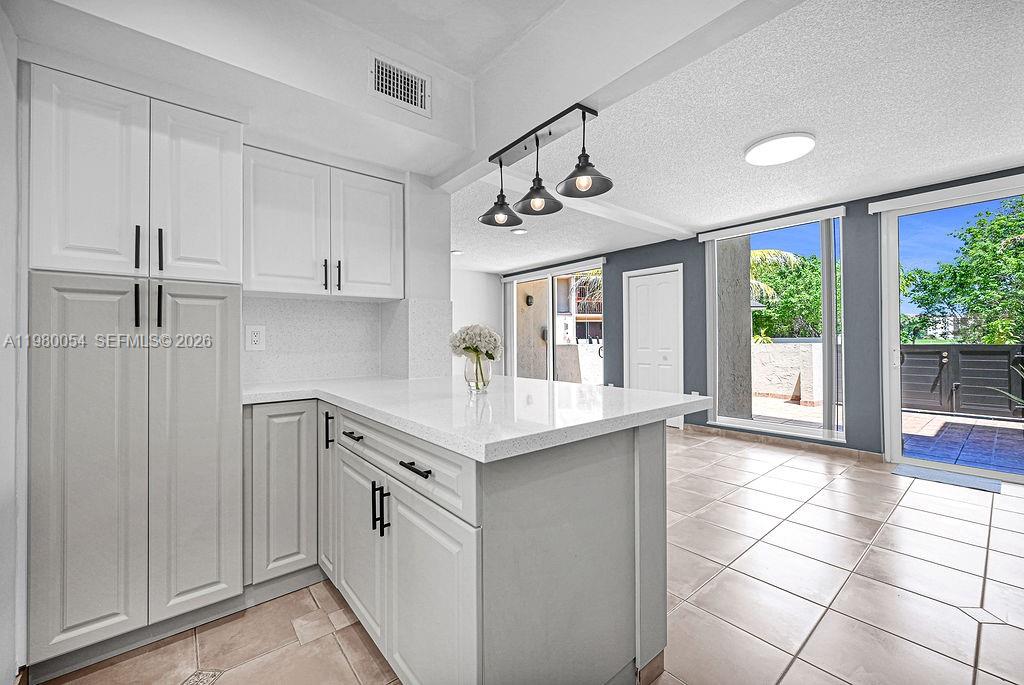 OAKVIEW CONDO NO 2 - Residential