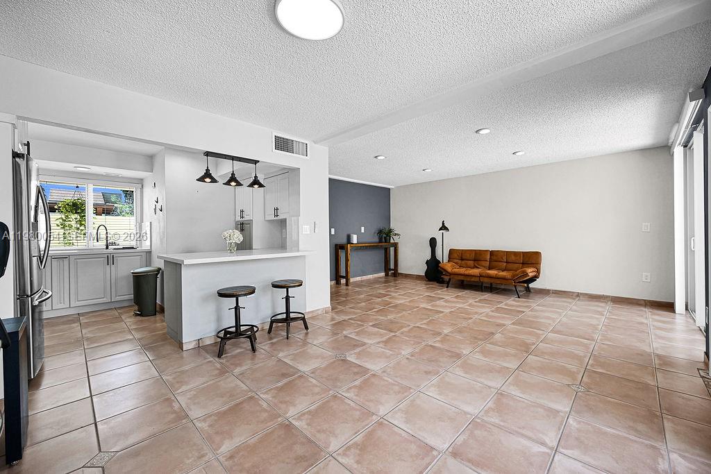 OAKVIEW CONDO NO 2 - Residential