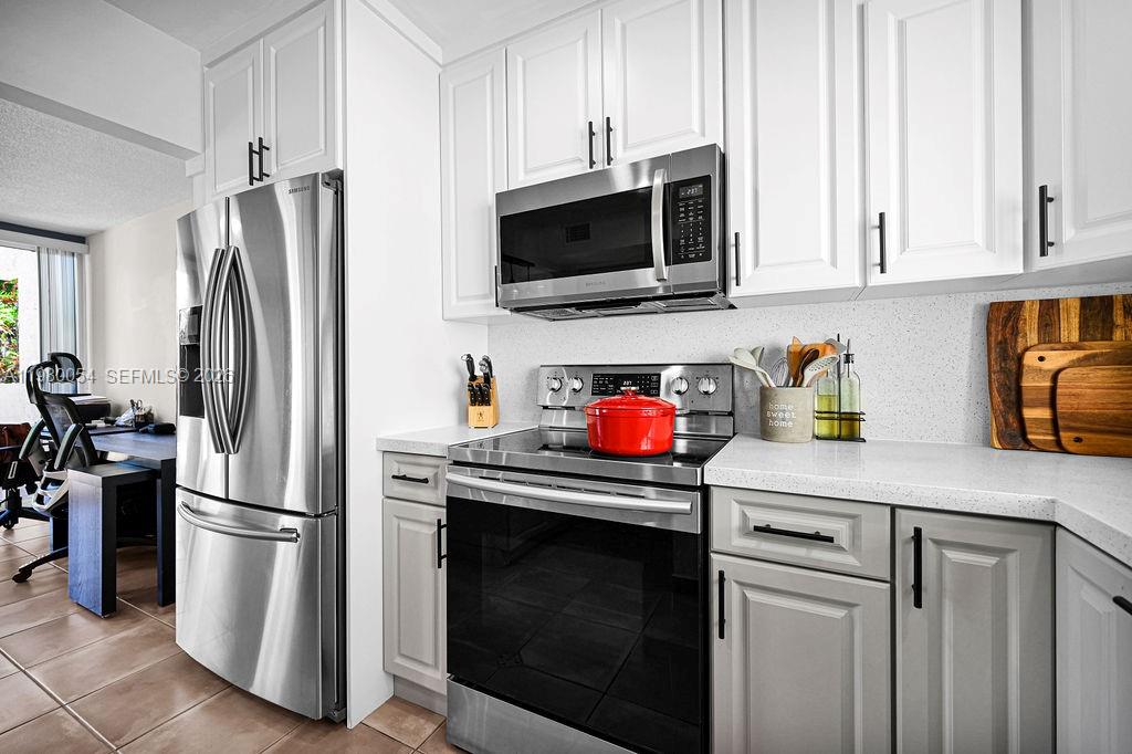 OAKVIEW CONDO NO 2 - Residential