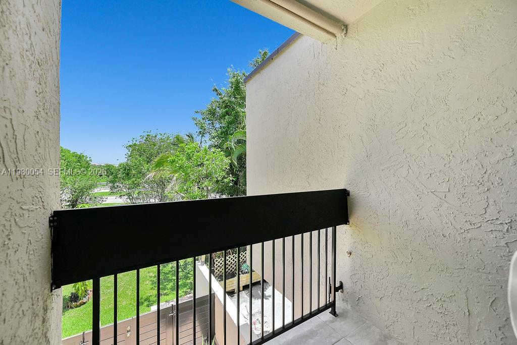 OAKVIEW CONDO NO 2 - Residential