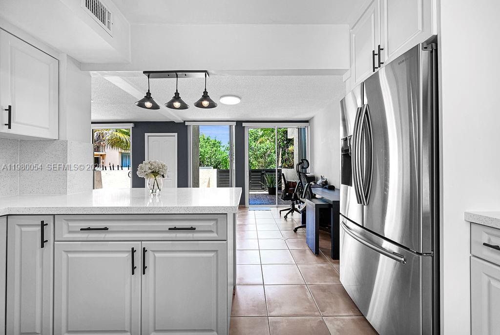 OAKVIEW CONDO NO 2 - Residential