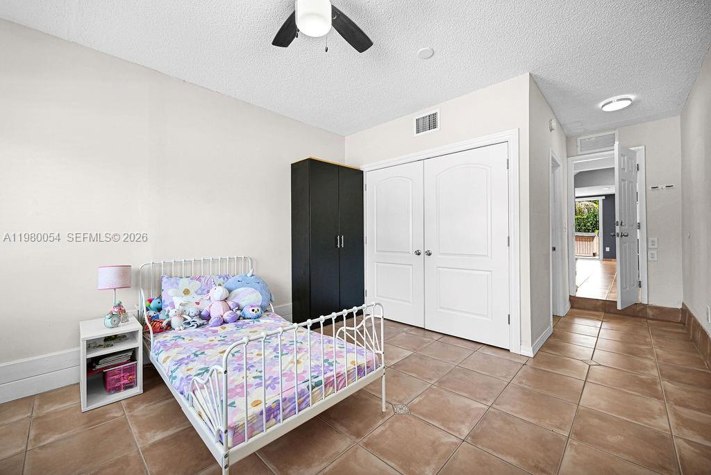 OAKVIEW CONDO NO 2 - Residential