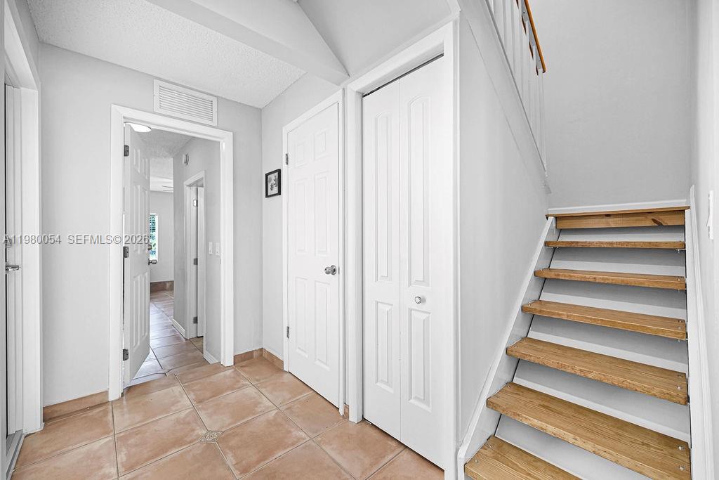 OAKVIEW CONDO NO 2 - Residential