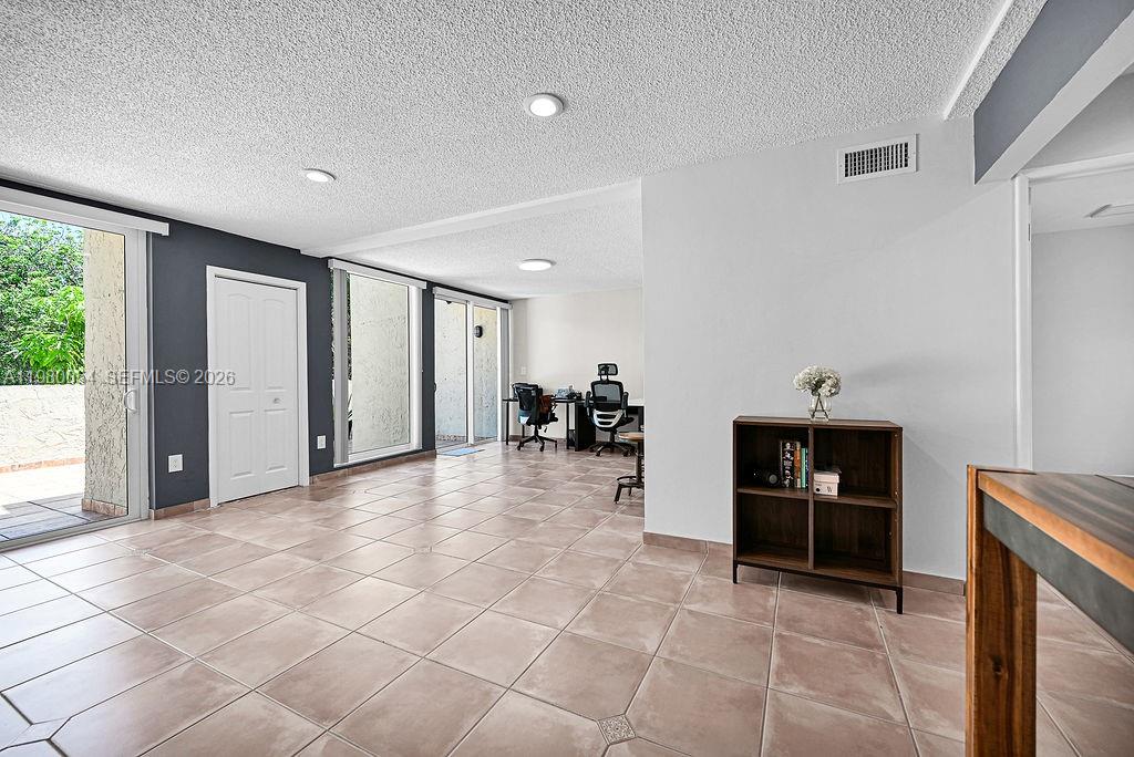 OAKVIEW CONDO NO 2 - Residential