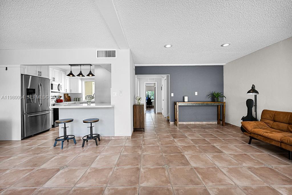 OAKVIEW CONDO NO 2 - Residential