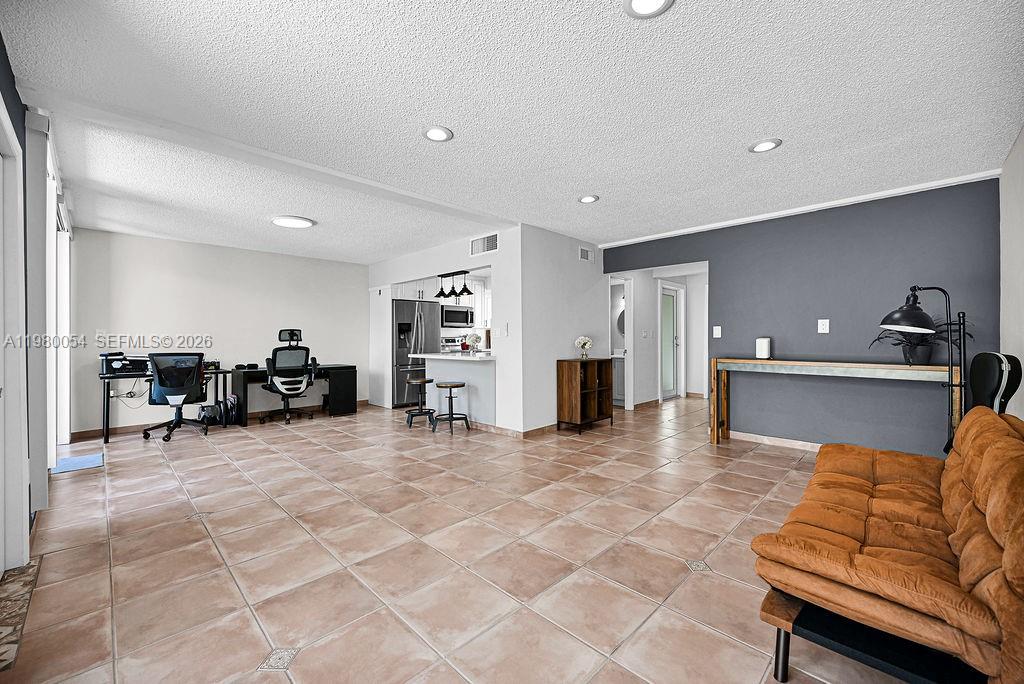 OAKVIEW CONDO NO 2 - Residential