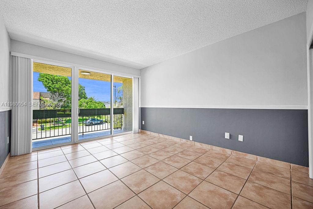 OAKVIEW CONDO NO 2 - Residential