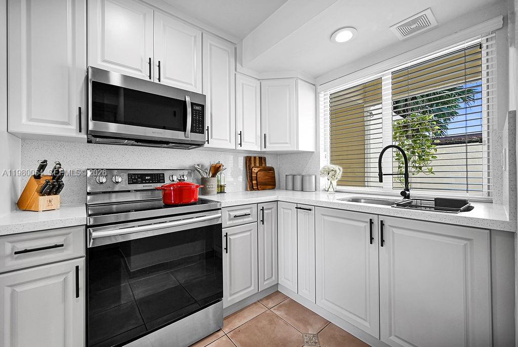 OAKVIEW CONDO NO 2 - Residential