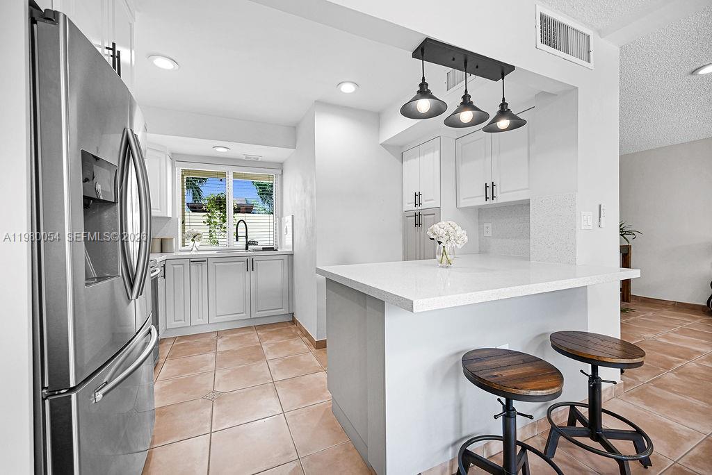 OAKVIEW CONDO NO 2 - Residential