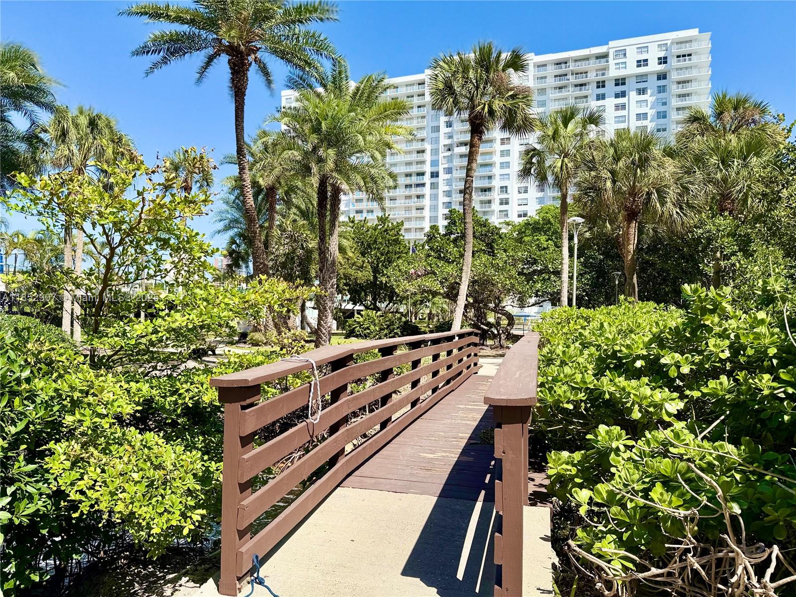 ADMIRALS PORT CONDO WEST - Residential
