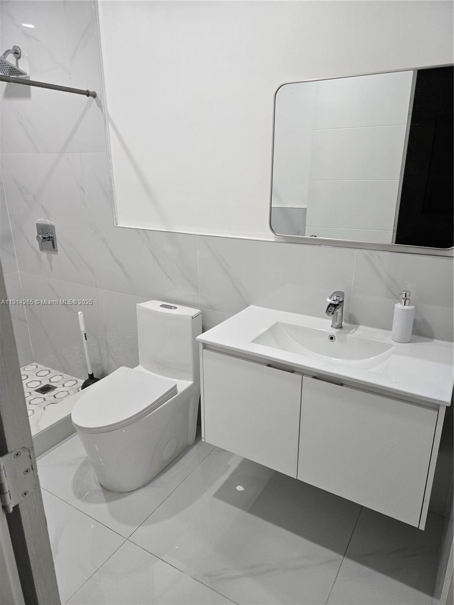 GUNTON HEIGHTS - Residential Lease