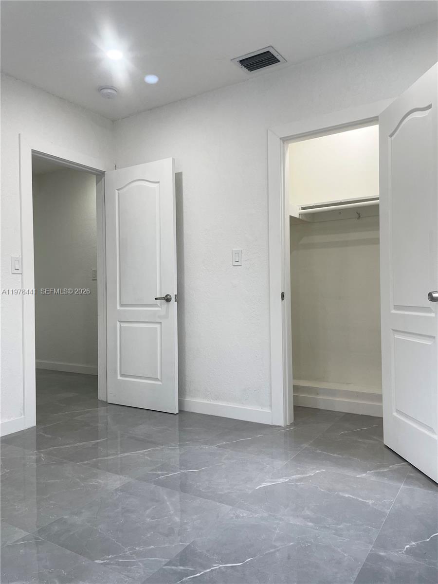 FAIRLAWN - Residential Lease