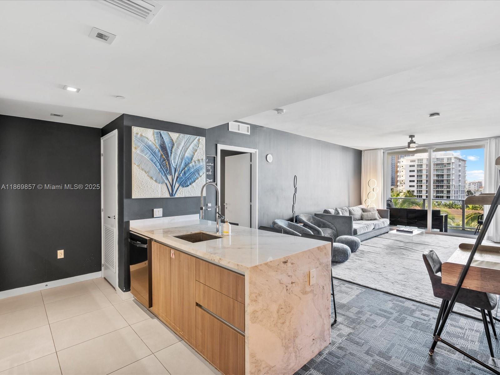 401 N Birch Rd 603