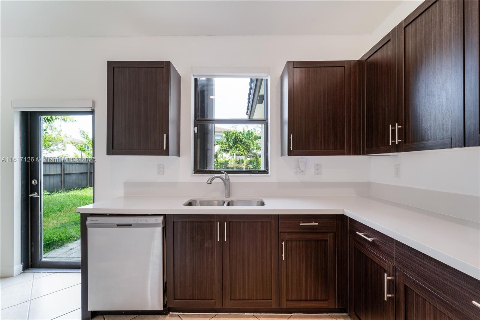 HERRAN-BARKETT SUBDIVISIO - Residential Lease