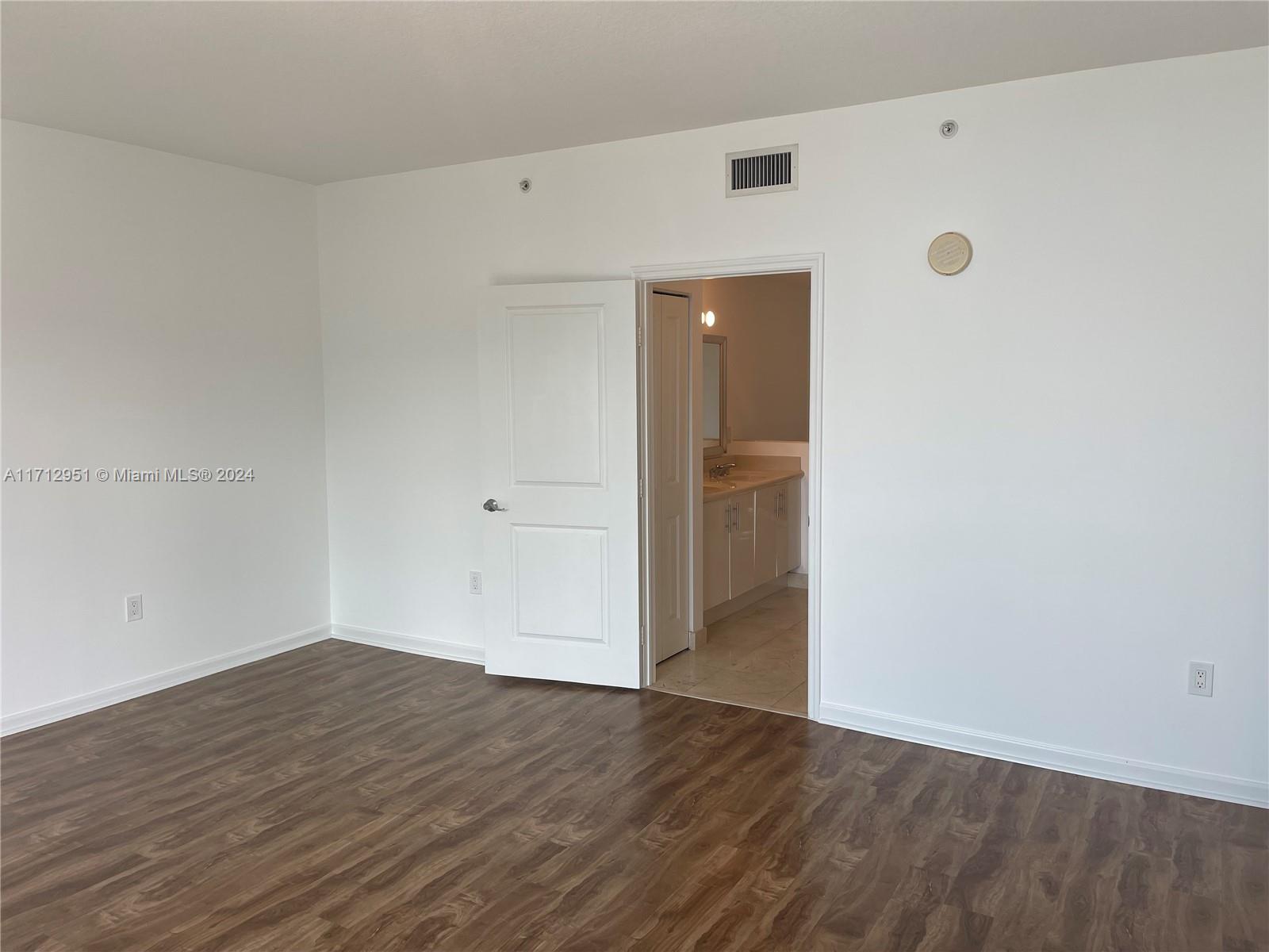360 CONDO A - Residential