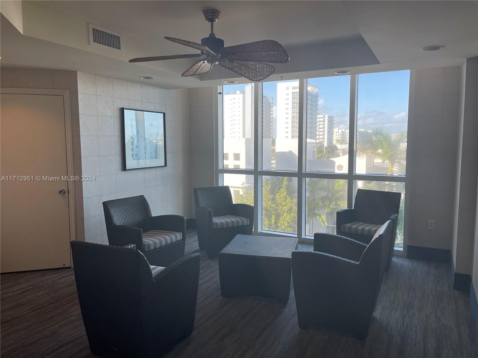 360 CONDO A - Residential