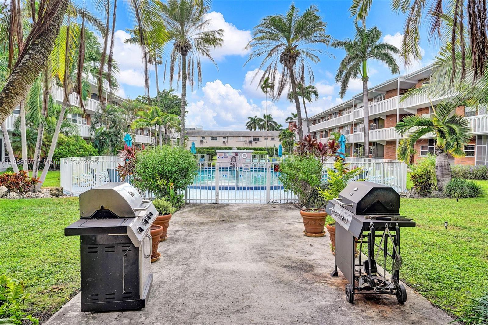 ELDORADO COUNTRY CLUB TOW - Residential