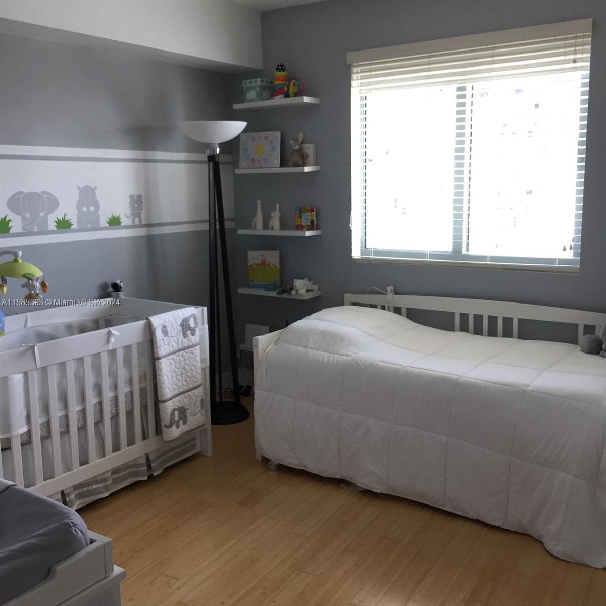 BLUE CONDO - Residential Lease