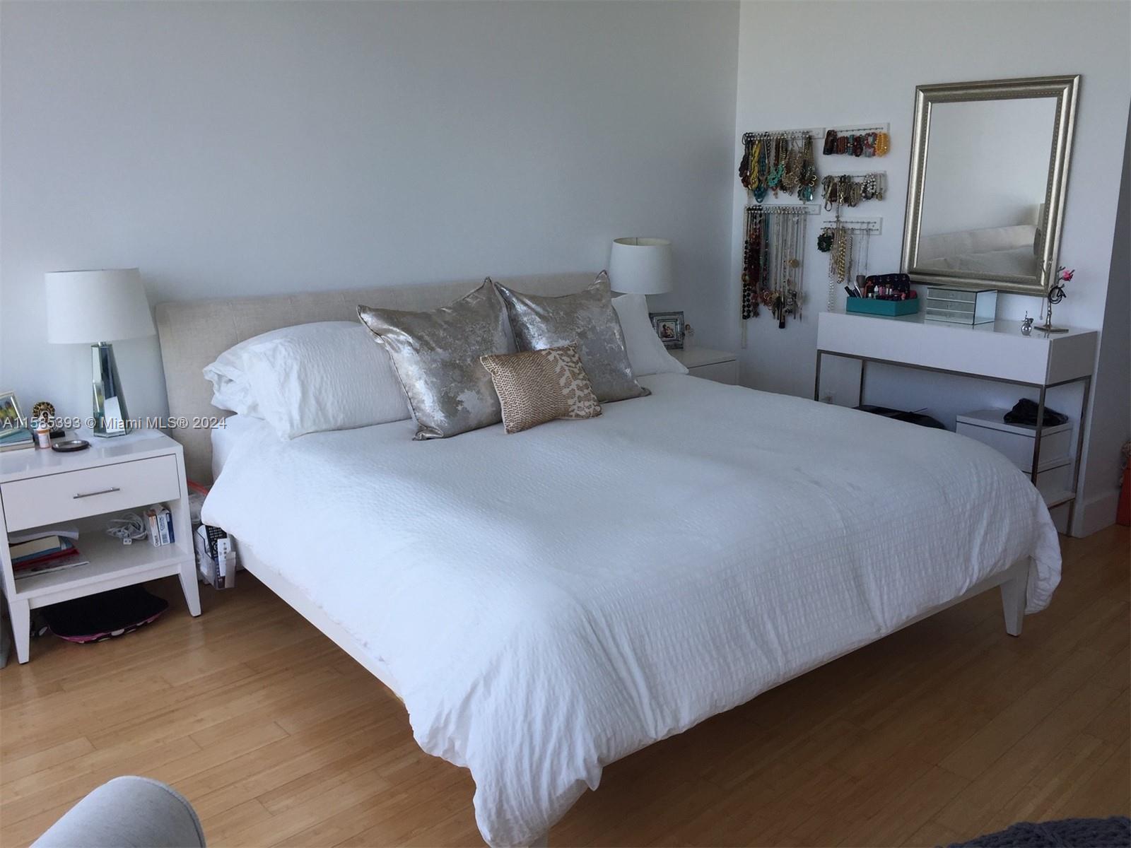 BLUE CONDO - Residential Lease