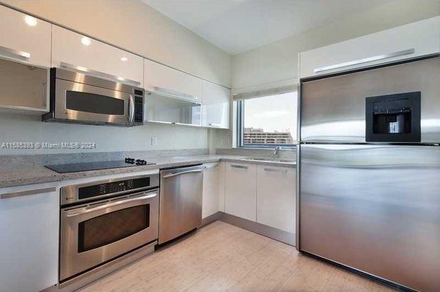BLUE CONDO - Residential Lease