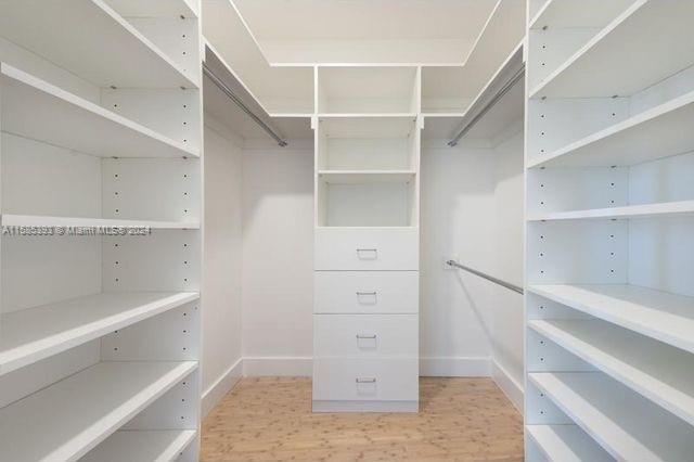 BLUE CONDO - Residential Lease
