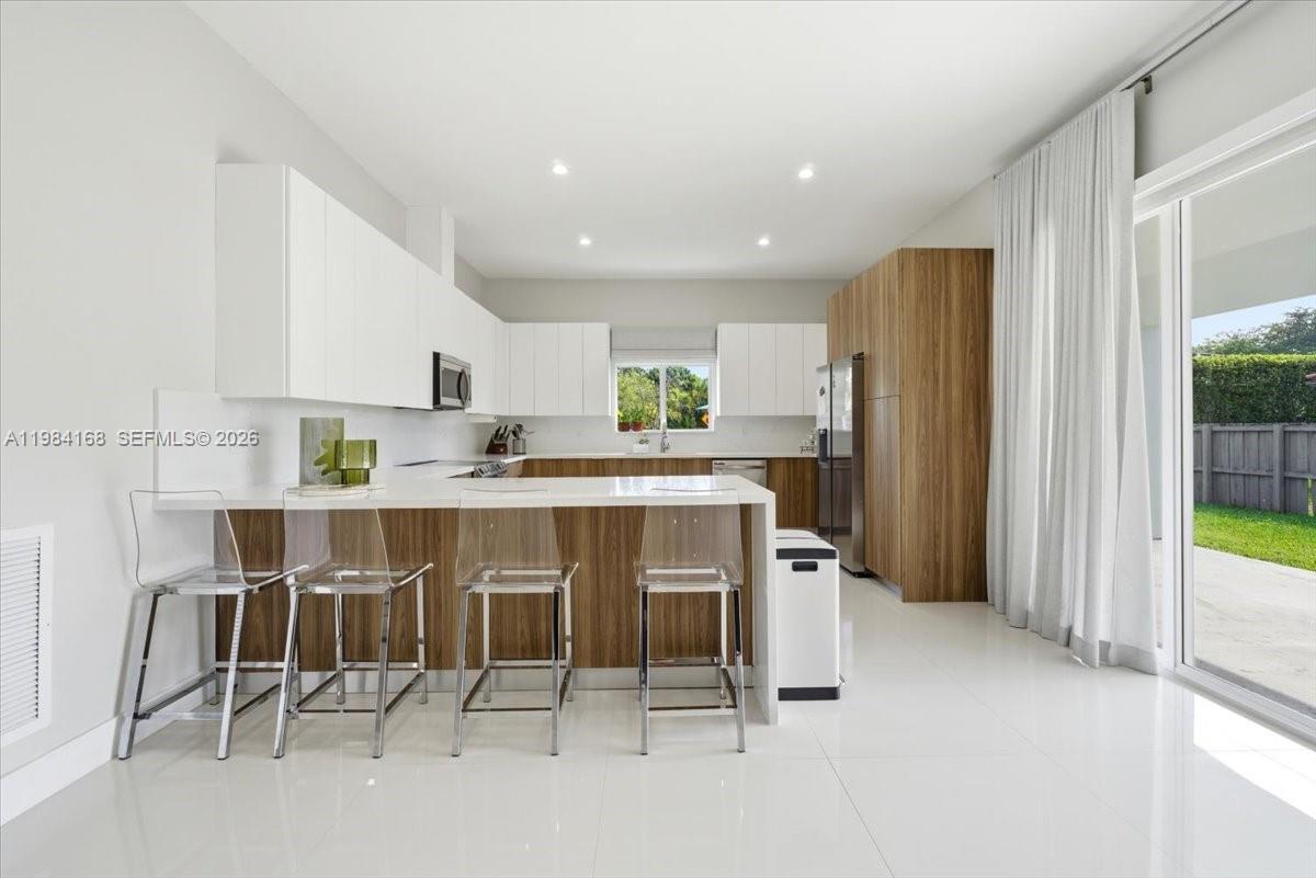 LINCOLN CITY SEC G - Residential