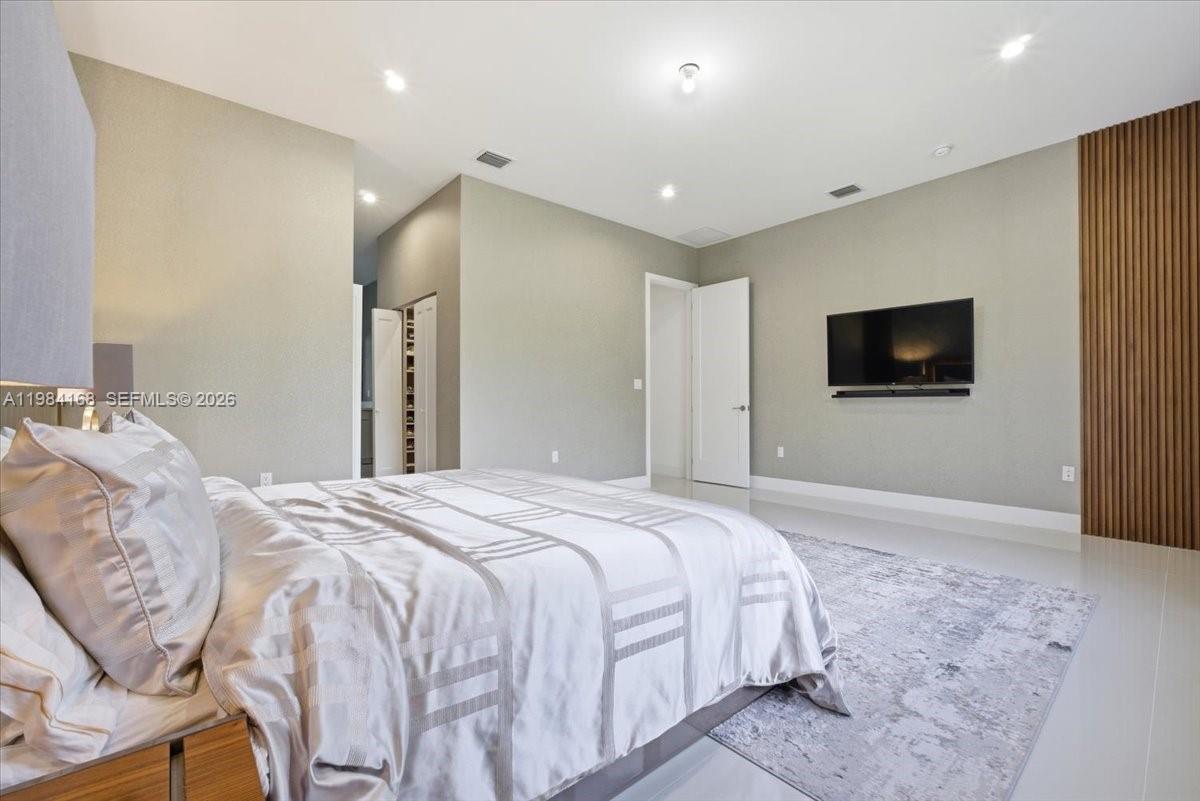 LINCOLN CITY SEC G - Residential