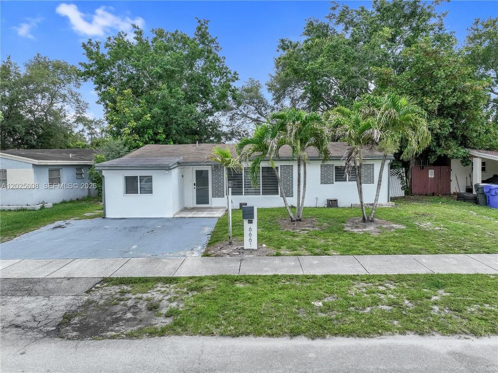 Photo of 6661 Douglas St, Hollywood, FL 33024 (MLS # A12025608)