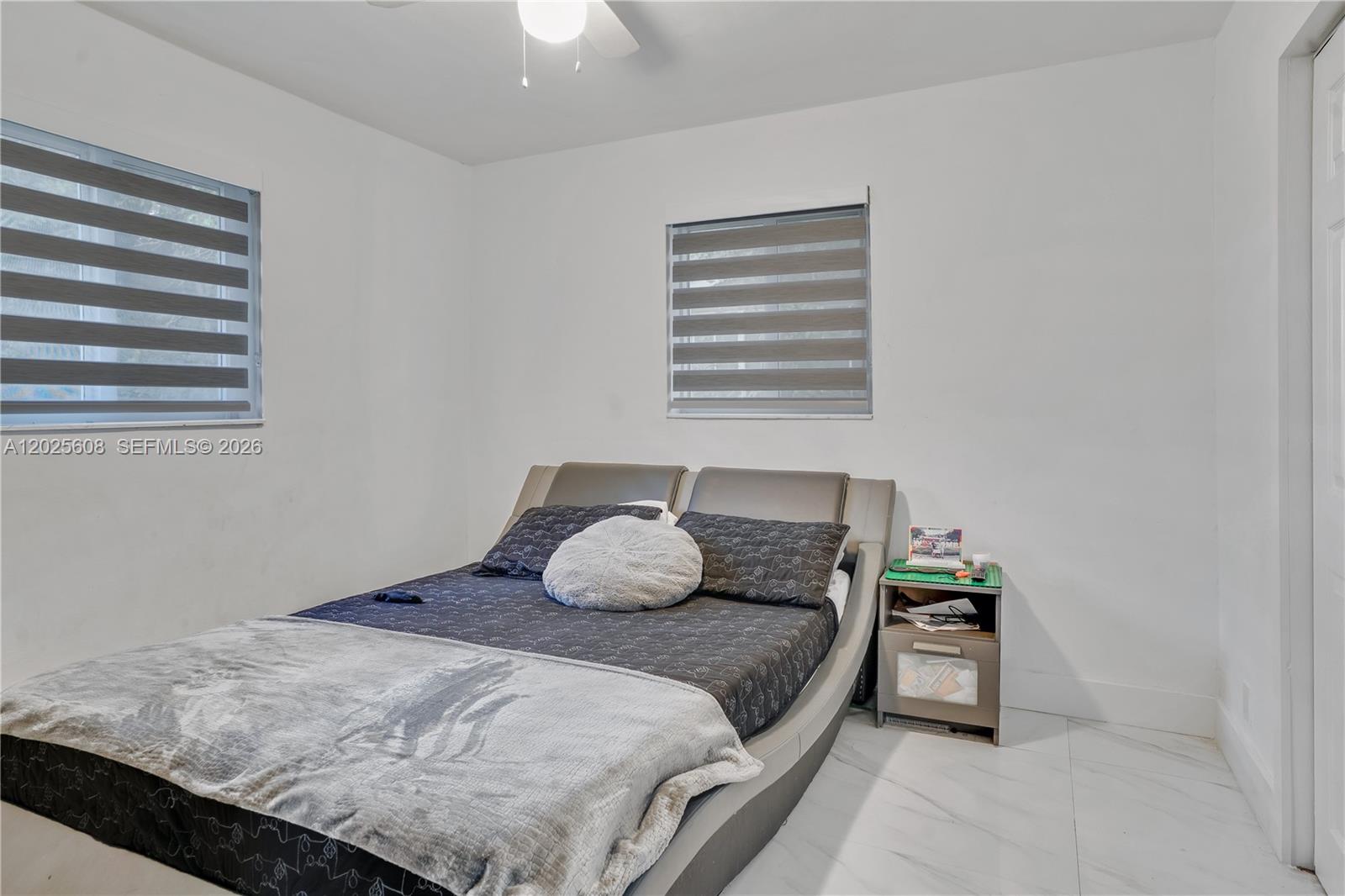 PALM LANE VILLA NO 3 - Residential
