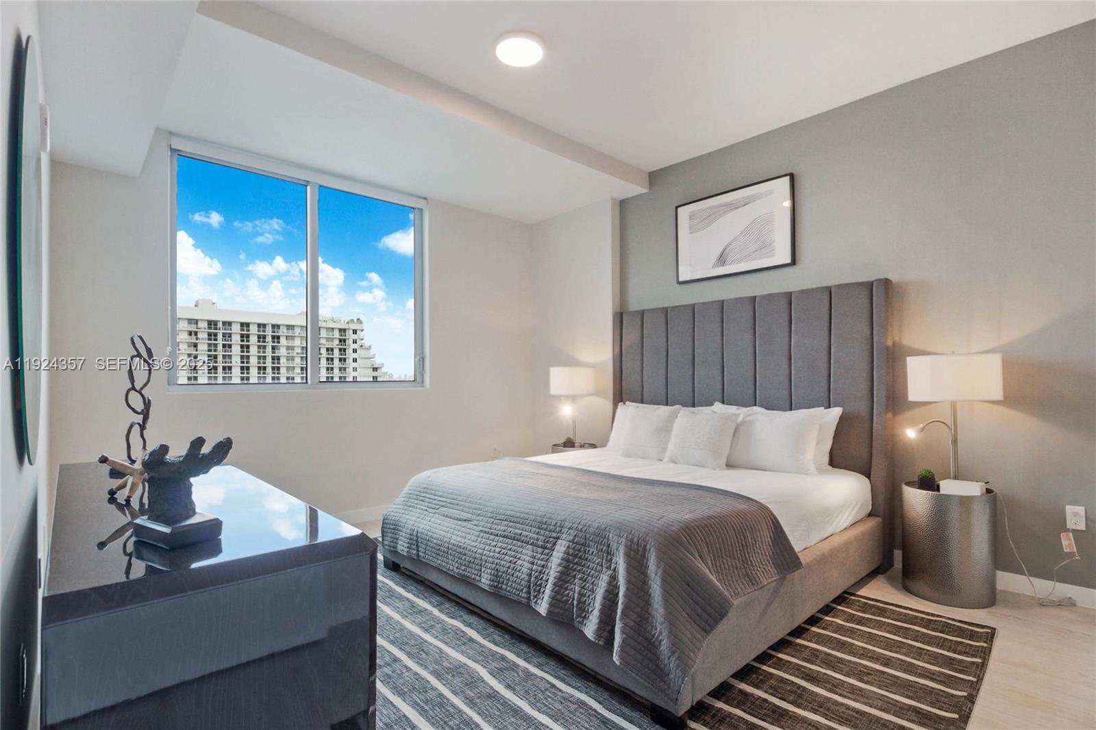 QUADRO CONDO - Residential