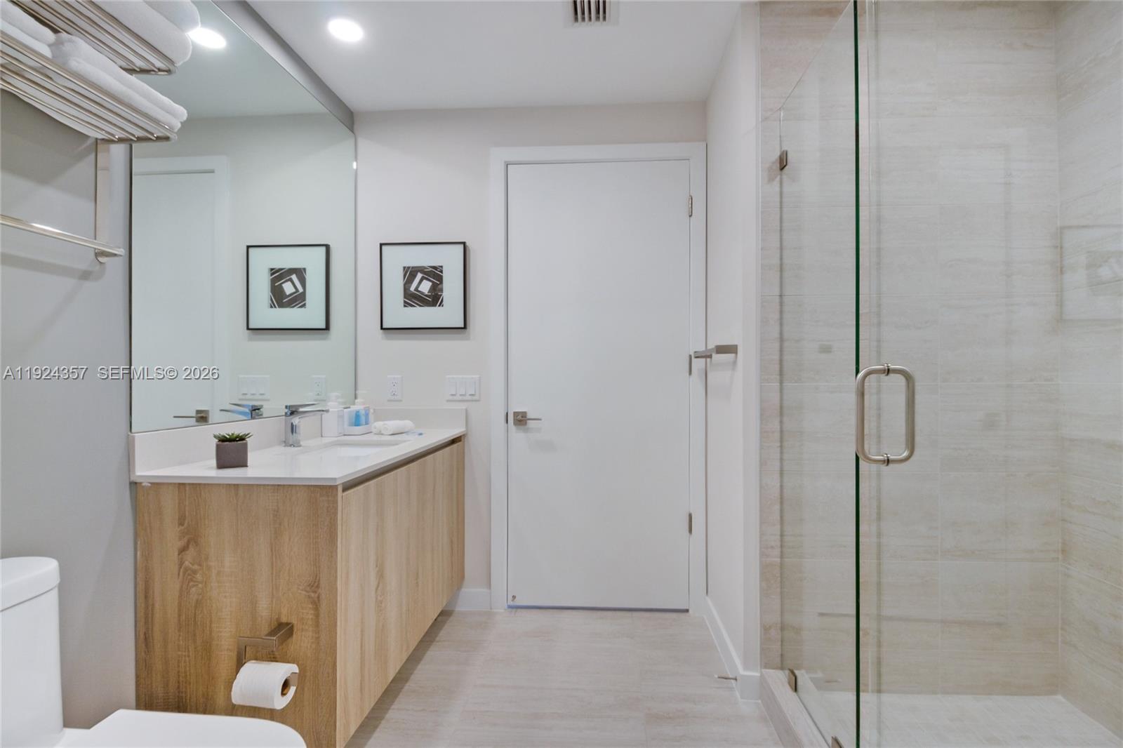 QUADRO CONDO - Residential