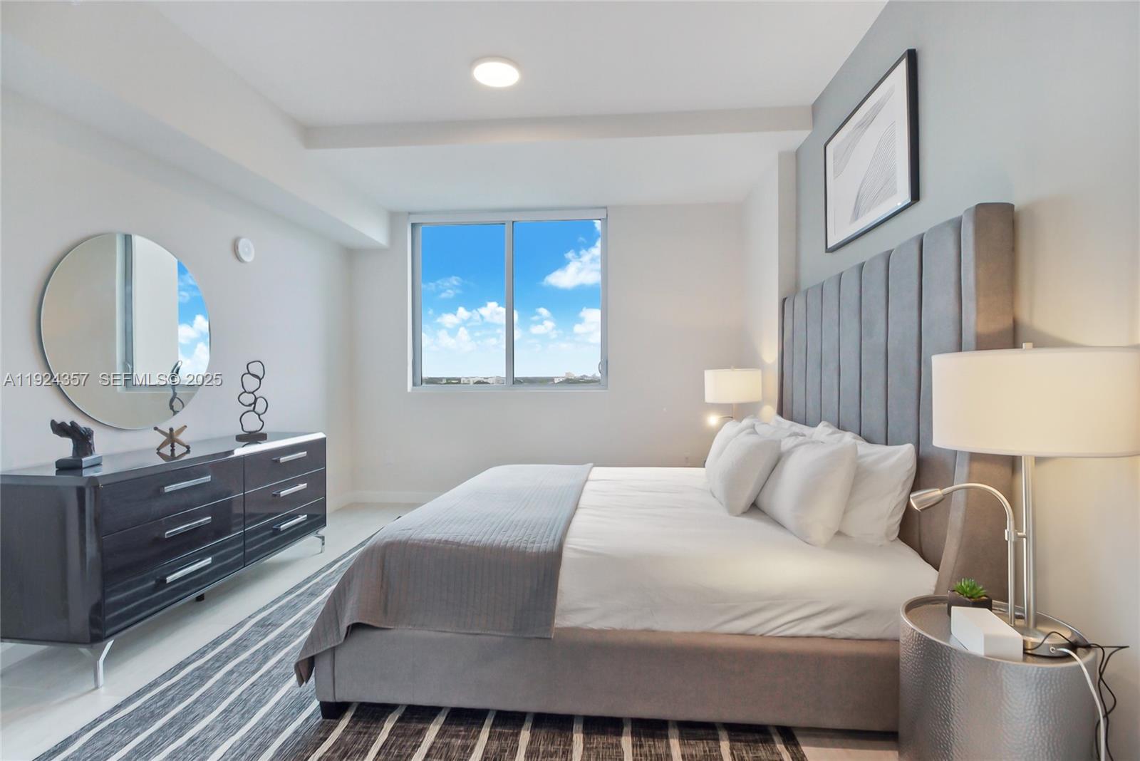 QUADRO CONDO - Residential